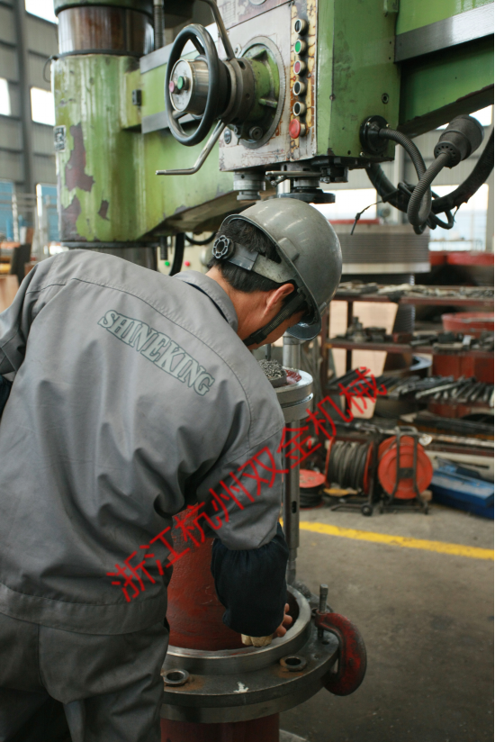 雙金機械作業(yè)