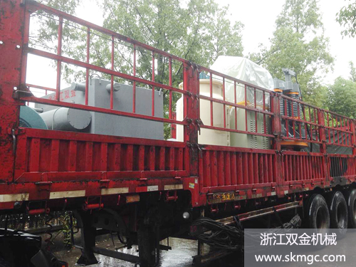 浙江雙金機(jī)械圓錐破碎機(jī) 浙江雙金機(jī)械圓錐破碎機(jī)