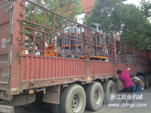 浙江雙金機(jī)械圓錐破碎機(jī) 浙江雙金機(jī)械圓錐破碎機(jī)