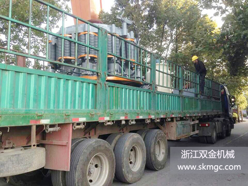 浙江雙金機(jī)械圓錐機(jī)