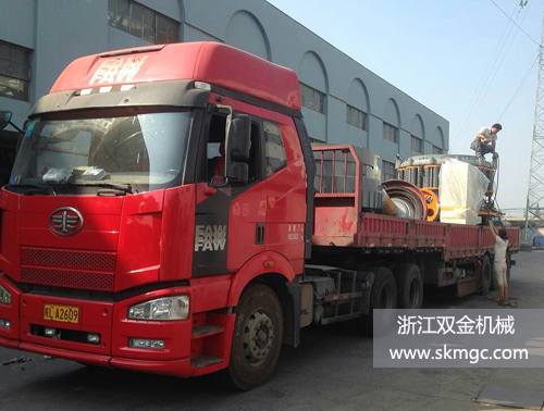 浙江雙金機(jī)械圓錐機(jī)