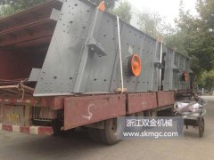 三臺(tái)SJ3YA2460振動(dòng)篩發(fā)往山東省
