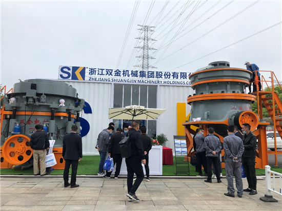 雙金新型破碎機(jī)設(shè)備吸引客戶關(guān)注